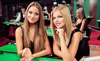 Bàn Poker trực tuyến okvip88